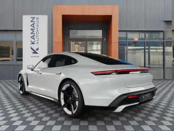 PORSCHE Taycan Turbo Sitzbelüftung 21 Mssion E