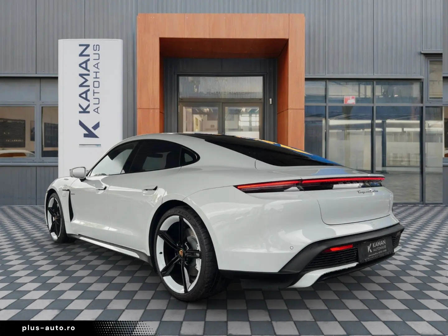 PORSCHE Taycan Turbo Sitzbelüftung 21 Mssion E