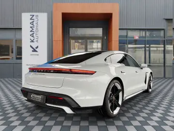 PORSCHE Taycan Turbo Sitzbelüftung 21 Mssion E