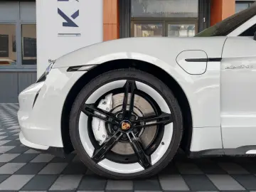 PORSCHE Taycan Turbo Sitzbelüftung 21 Mssion E