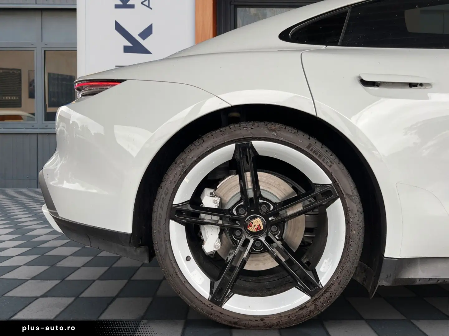 PORSCHE Taycan Turbo Sitzbelüftung 21 Mssion E