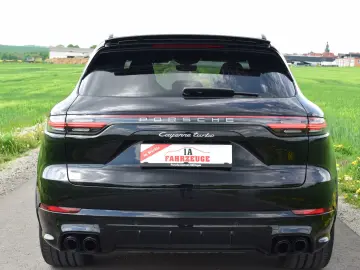 PORSCHE Cayenne Turbo SportDesign 18-W. Pano Chrono 4RL