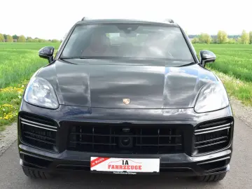 PORSCHE Cayenne Turbo SportDesign 18-W. Pano Chrono 4RL