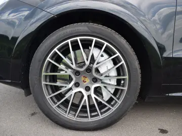PORSCHE Cayenne Turbo SportDesign 18-W. Pano Chrono 4RL
