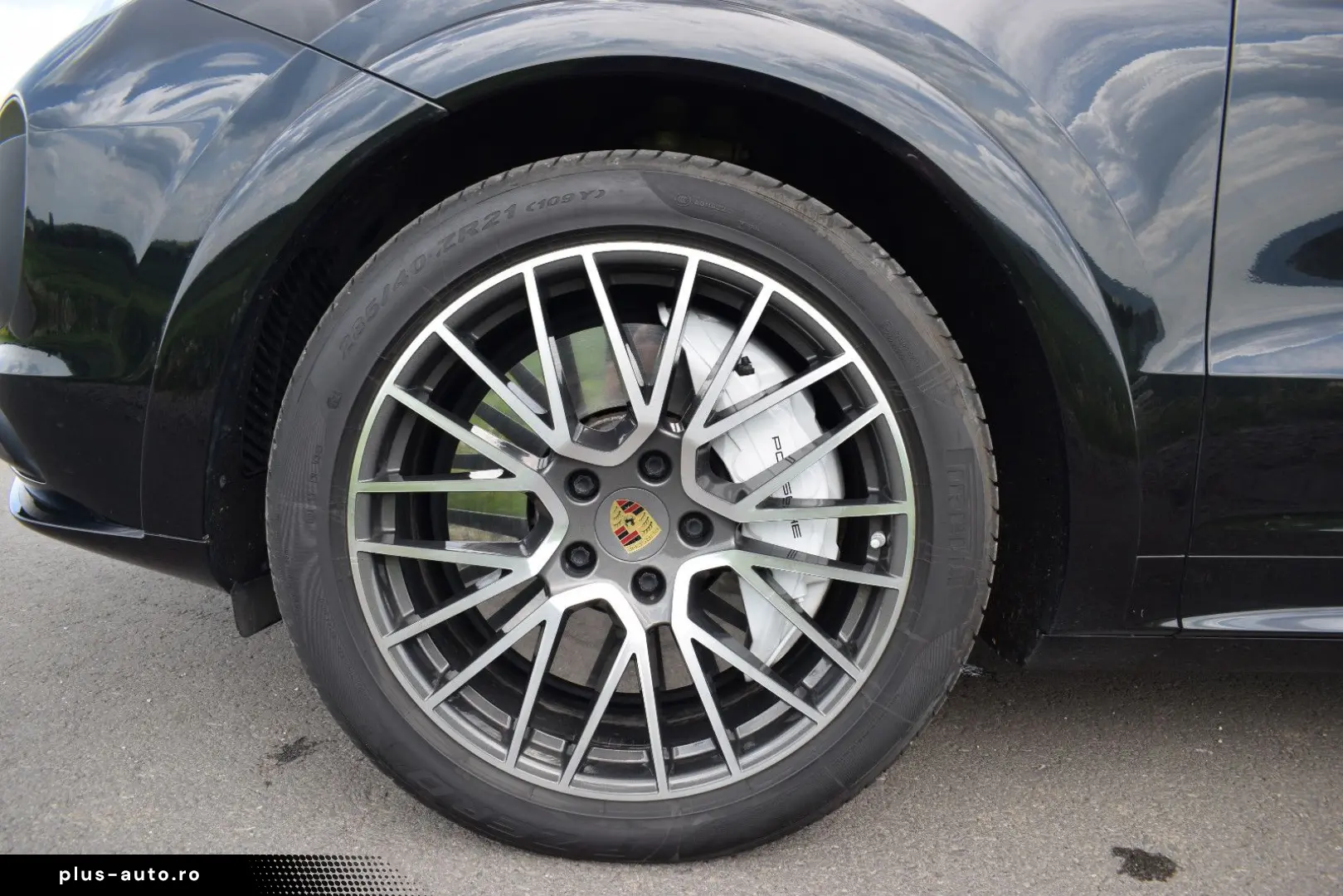 PORSCHE Cayenne Turbo SportDesign 18-W. Pano Chrono 4RL