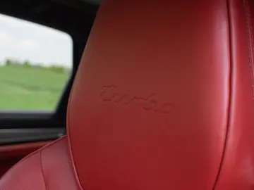 PORSCHE Cayenne Turbo SportDesign 18-W. Pano Chrono 4RL