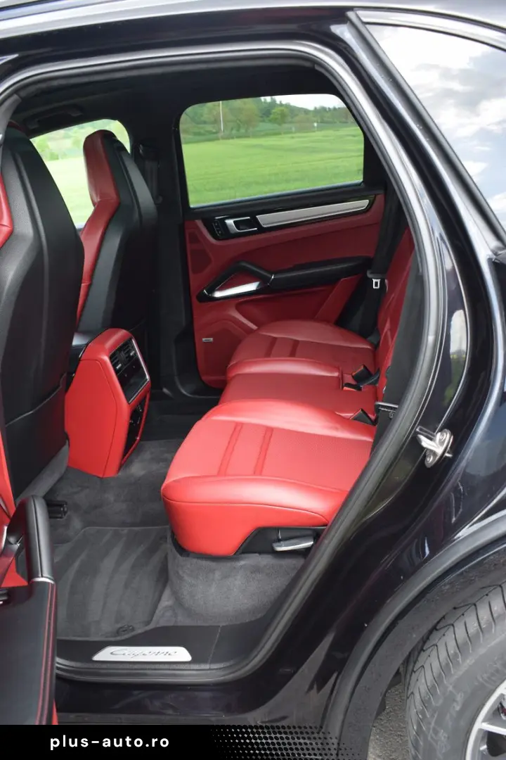 PORSCHE Cayenne Turbo SportDesign 18-W. Pano Chrono 4RL