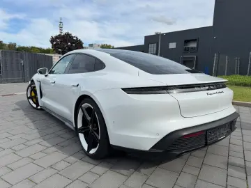 PORSCHE Taycan Turbo S Approved 2 Jahre  21  VOLL Carbon