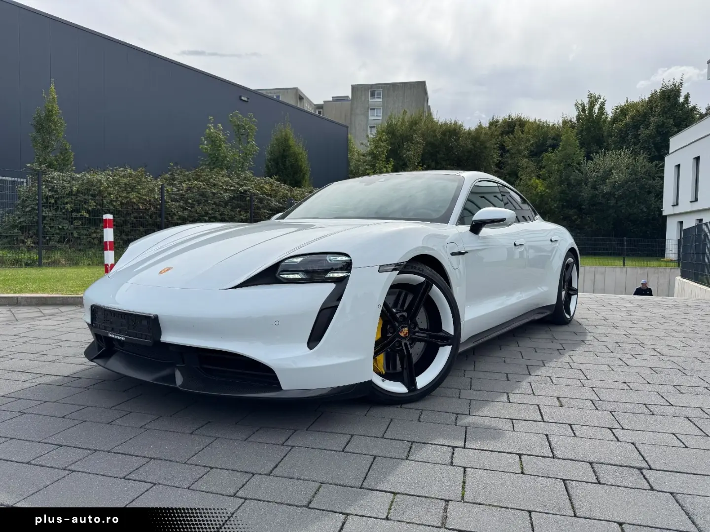 PORSCHE Taycan Turbo S Approved 2 Jahre  21  VOLL Carbon