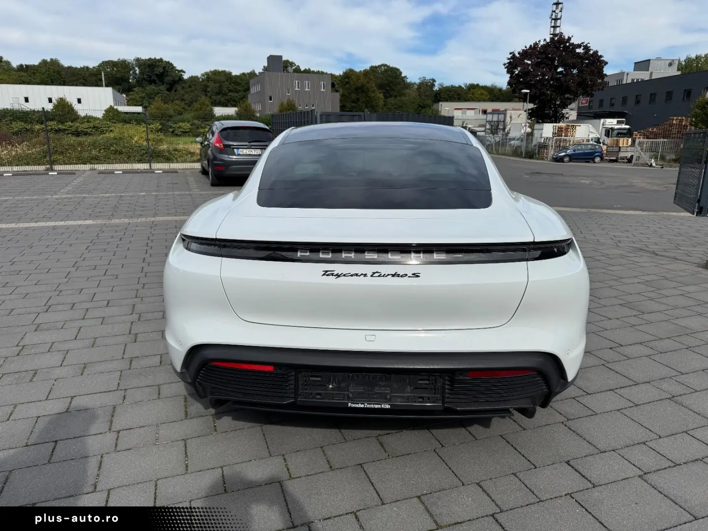 PORSCHE Taycan Turbo S Approved 2 Jahre  21  VOLL Carbon