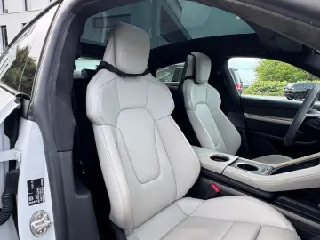 PORSCHE Taycan Turbo S Approved 2 Jahre  21  VOLL Carbon