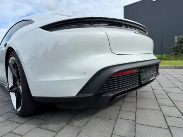 PORSCHE Taycan Turbo S Approved 2 Jahre  21  VOLL Carbon