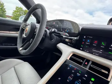 PORSCHE Taycan Turbo S Approved 2 Jahre  21  VOLL Carbon