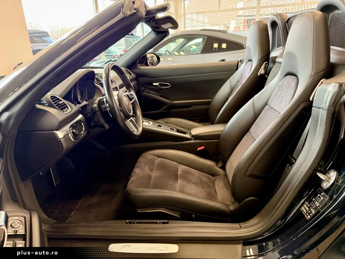 PORSCHE 718 Boxster S PDK Sportabgas 20Zoll AppleCarPlay
