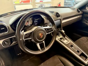 PORSCHE 718 Boxster S PDK Sportabgas 20Zoll AppleCarPlay