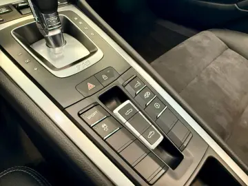 PORSCHE 718 Boxster S PDK Sportabgas 20Zoll AppleCarPlay