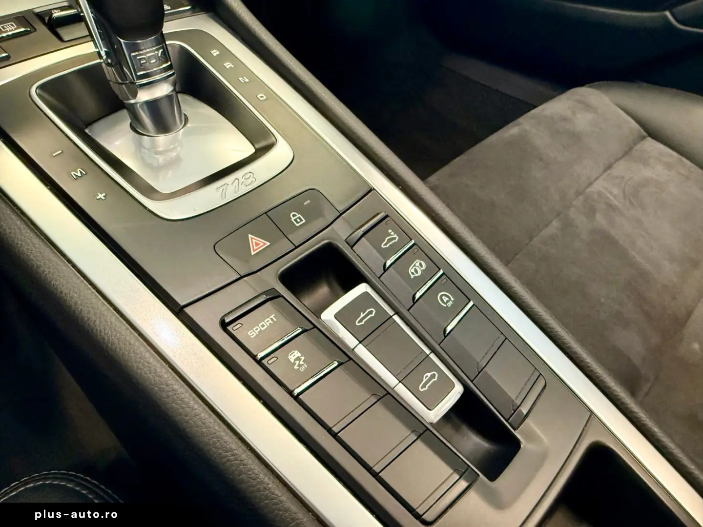 PORSCHE 718 Boxster S PDK Sportabgas 20Zoll AppleCarPlay