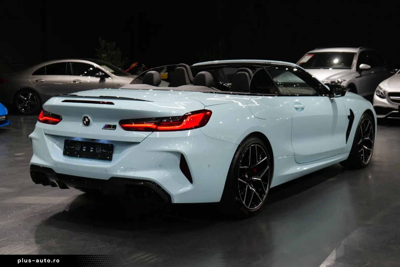 BMW M8 Cabrio Competition  M-Drivers B&W 360  MwSt