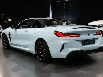 BMW M8 Cabrio Competition  M-Drivers B&W 360  MwSt