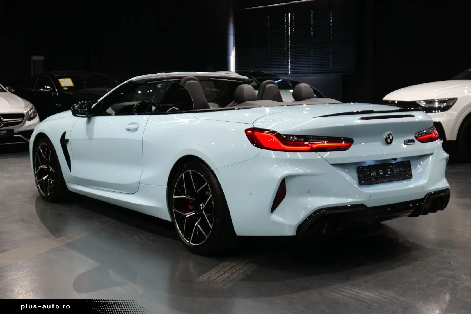BMW M8 Cabrio Competition  M-Drivers B&W 360  MwSt