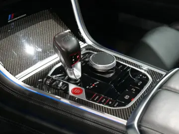 BMW M8 Cabrio Competition  M-Drivers B&W 360  MwSt