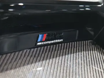 BMW M8 Cabrio Competition  M-Drivers B&W 360  MwSt