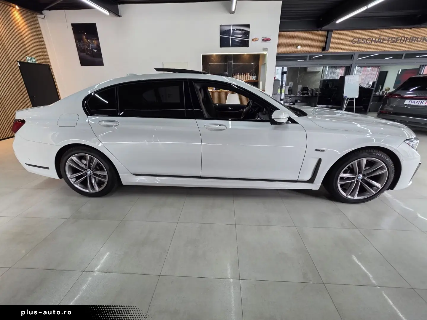 BMW 745 L e M Sport INDIVIDUAL Executive Lounge