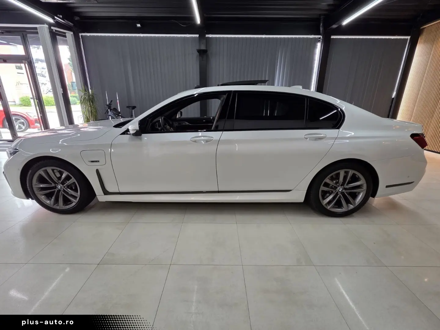 BMW 745 L e M Sport INDIVIDUAL Executive Lounge