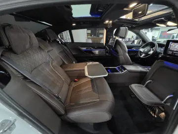 BMW 745 L e M Sport INDIVIDUAL Executive Lounge