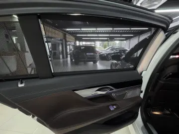BMW 745 L e M Sport INDIVIDUAL Executive Lounge