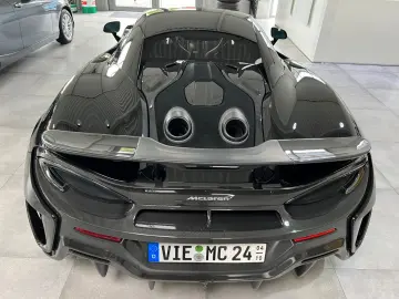 MCLAREN 600LT Carbon Lift Kamera Keramik Navigation LED