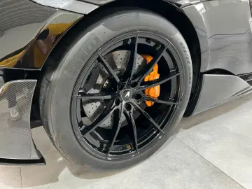 MCLAREN 600LT Carbon Lift Kamera Keramik Navigation LED