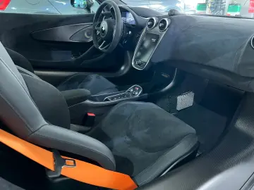 MCLAREN 600LT Carbon Lift Kamera Keramik Navigation LED