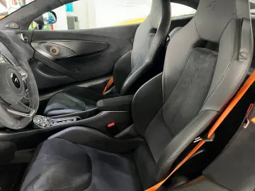 MCLAREN 600LT Carbon Lift Kamera Keramik Navigation LED