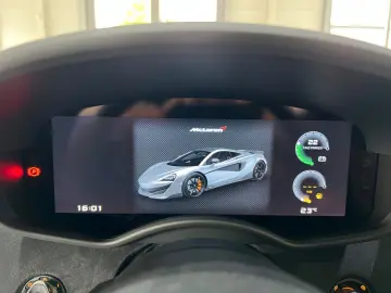 MCLAREN 600LT Carbon Lift Kamera Keramik Navigation LED