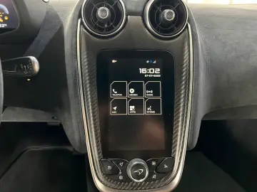 MCLAREN 600LT Carbon Lift Kamera Keramik Navigation LED