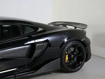 MCLAREN 600LT Carbon Lift B&W Keramik MSO Lackierung