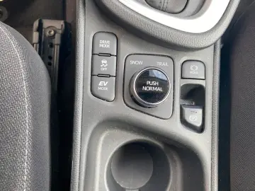 TOYOTA Yaris Cross 1.5 Hybrid AWD-i