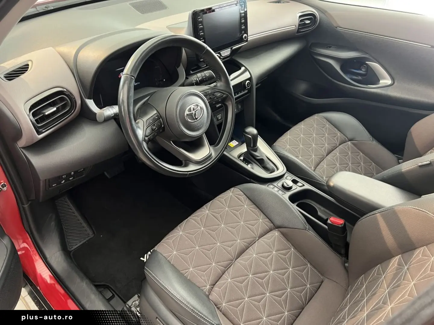 TOYOTA Yaris Cross 2022 — imagine 3