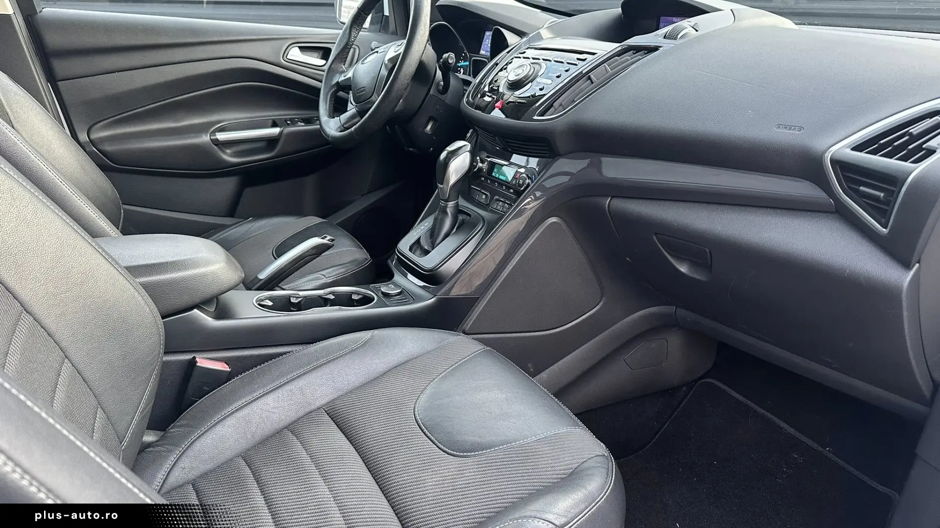 FORD KUGA 4X4 TITANIUM AUTOMAT