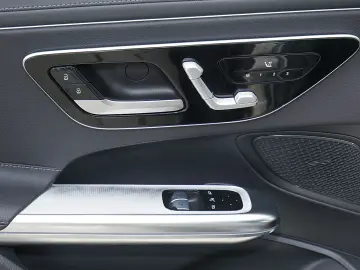 MERCEDES-BENZ CLE 300 4M