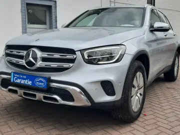 MERCEDES-BENZ GLC 220 d 4Matic  Distronic Spur Kamera 1Hand