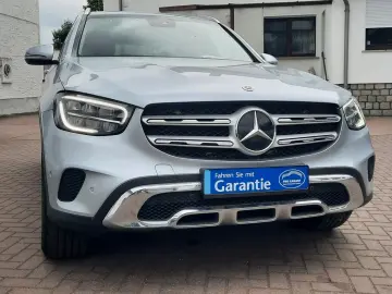 MERCEDES-BENZ GLC 220 d 4Matic  Distronic Spur Kamera 1Hand