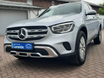 MERCEDES-BENZ GLC 220 d 4Matic  Distronic Spur Kamera 1Hand
