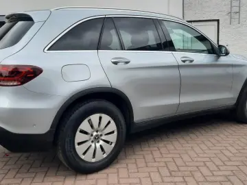 MERCEDES-BENZ GLC 220 d 4Matic  Distronic Spur Kamera 1Hand