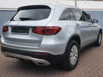 MERCEDES-BENZ GLC 220 d 4Matic  Distronic Spur Kamera 1Hand
