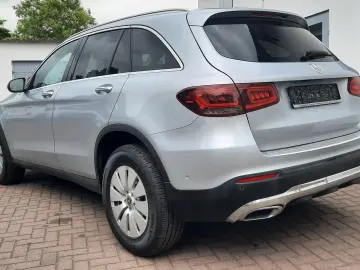 MERCEDES-BENZ GLC 220 d 4Matic  Distronic Spur Kamera 1Hand