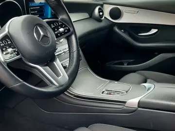 MERCEDES-BENZ GLC 220 d 4Matic  Distronic Spur Kamera 1Hand