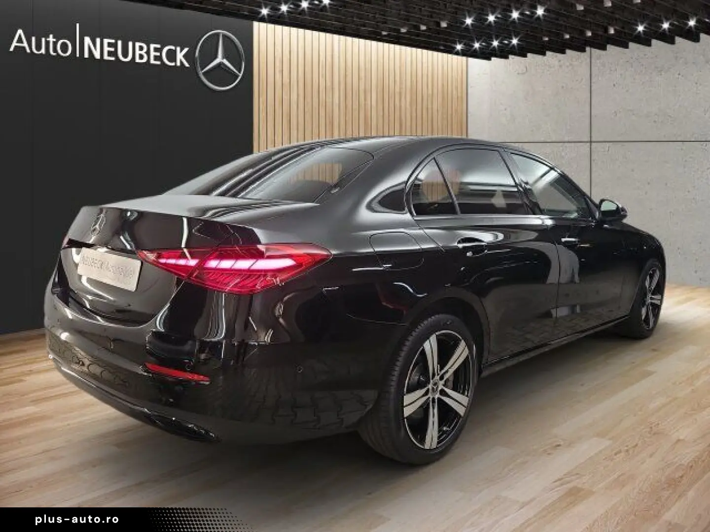 MERCEDES-BENZ C 300 AVANTGARDE Energizing Pano Distronic AHK