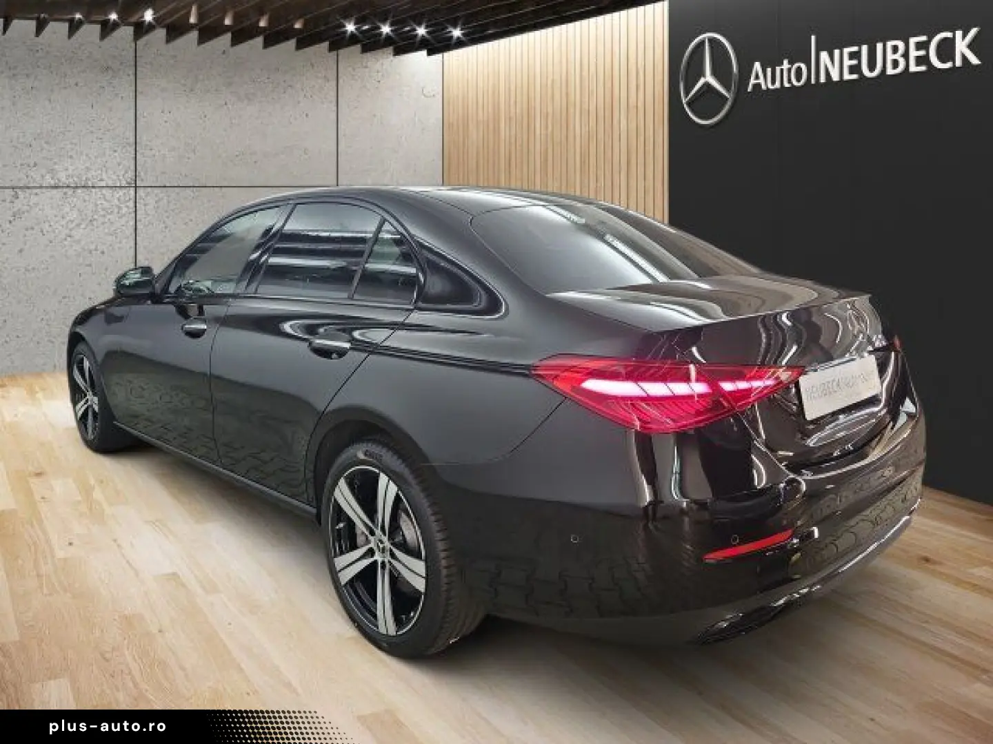 MERCEDES-BENZ C 300 AVANTGARDE Energizing Pano Distronic AHK
